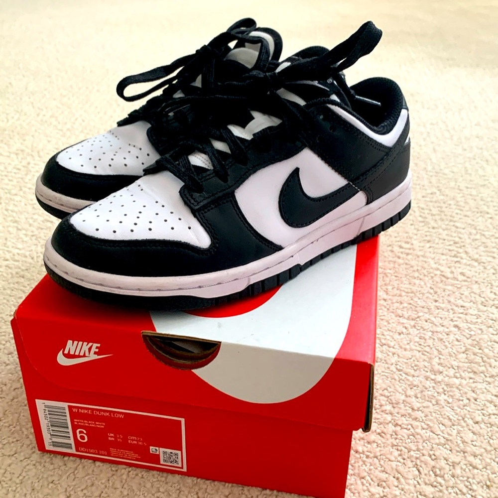 Nike Panda dunk low